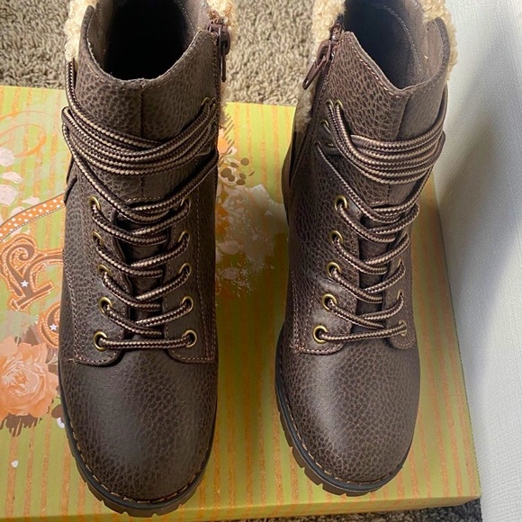NEW VERY G OLIVIA 2 women’s chocolate boots sz 6 ankle booties Sherpa NIB shoes - Picture 5 of 7